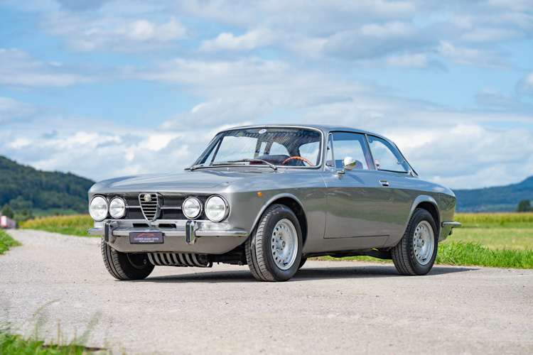 1971 Alfa Romeo 1750 GTV Series 2