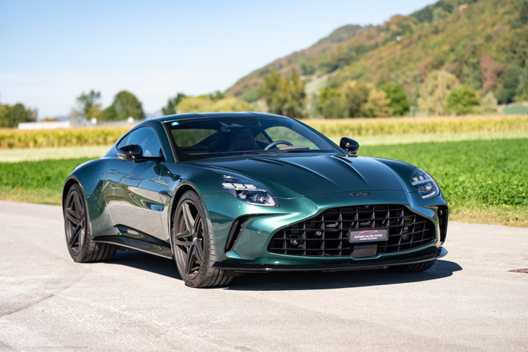 Aston Martin-V8 Vantage-2025