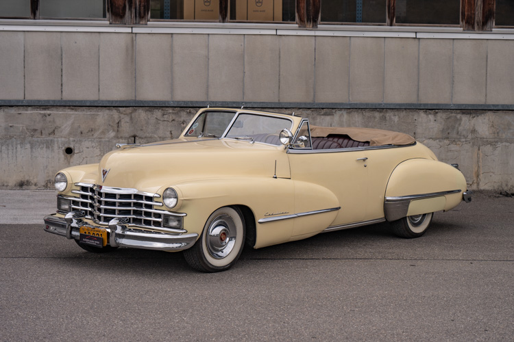 Cadillac-Series 62 Convertible-1947