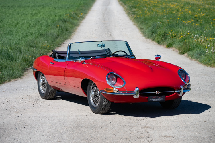 Jaguar-E-Type Series 1 3.8-litre Flat Floor Roadster-1961