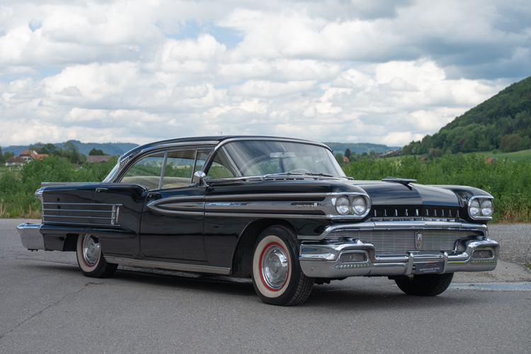 Oldsmobile-Super 88 Holiday-1958