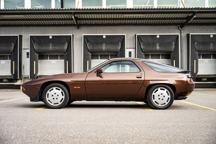 Porsche-928 S-1986